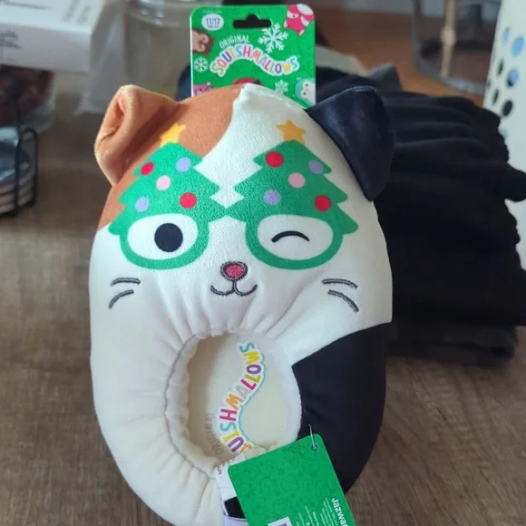 Christmas cat squishmallows slippers - Picture 2 of 5